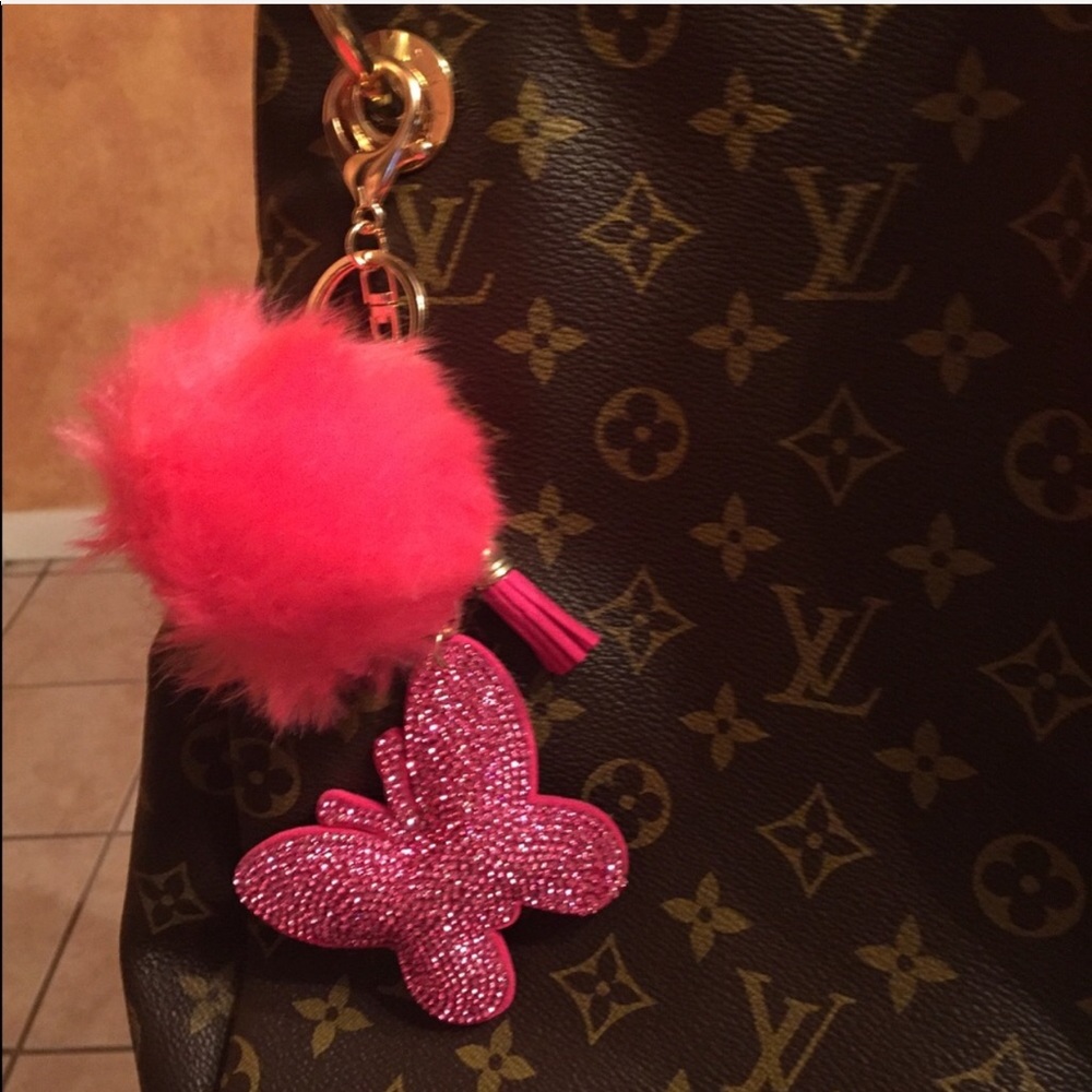 💕 Faux fur Pom & Butterfly Keychain handbag charm